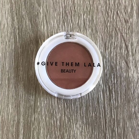 NEW … GIVE THEM LALA Mini Bronzer In Ibiza - Picture 6 of 8